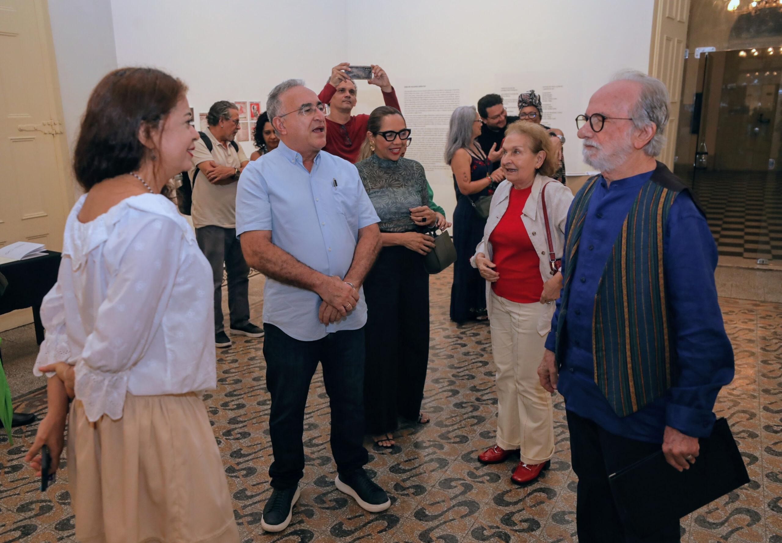 Exposição no Museu de Arte de Belém homenageia os 85 anos do poeta e escritor Paes Loureiro 